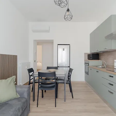 Guesthost - Modern Flat In Vigentino Daire Milano