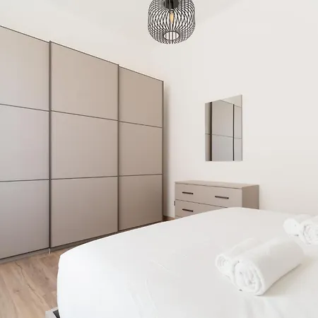 Guesthost - Modern Flat In Vigentino