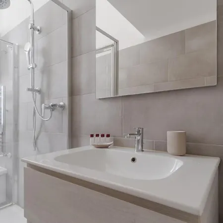Daire Guesthost - Modern Flat In Vigentino